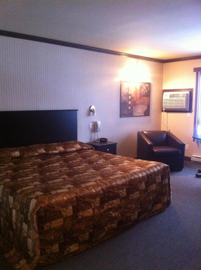 Ramada By Wyndham Laval Otel Oda fotoğraf