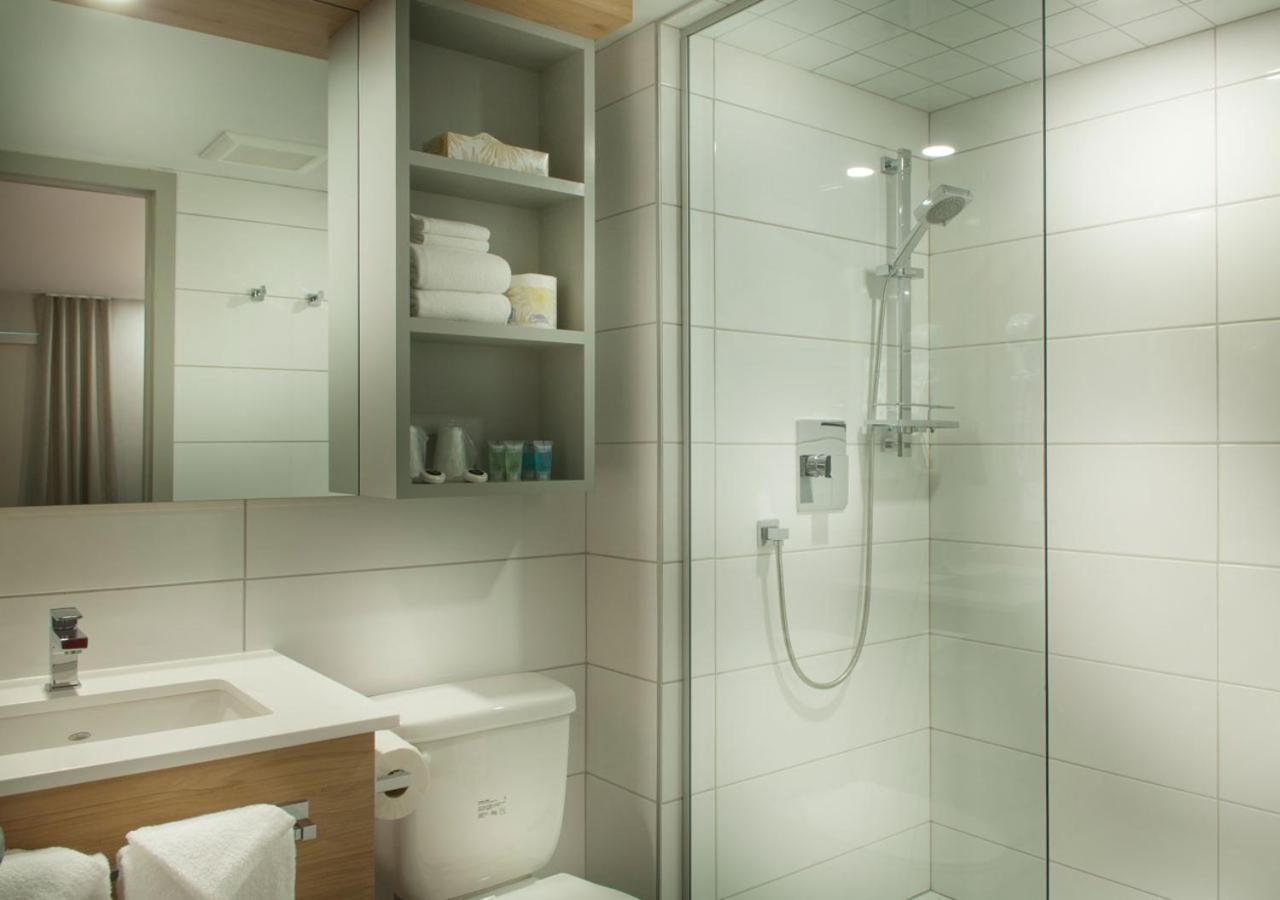 Ramada By Wyndham Laval Otel Dış mekan fotoğraf