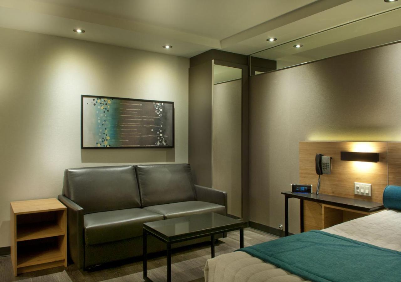 Ramada By Wyndham Laval Otel Dış mekan fotoğraf