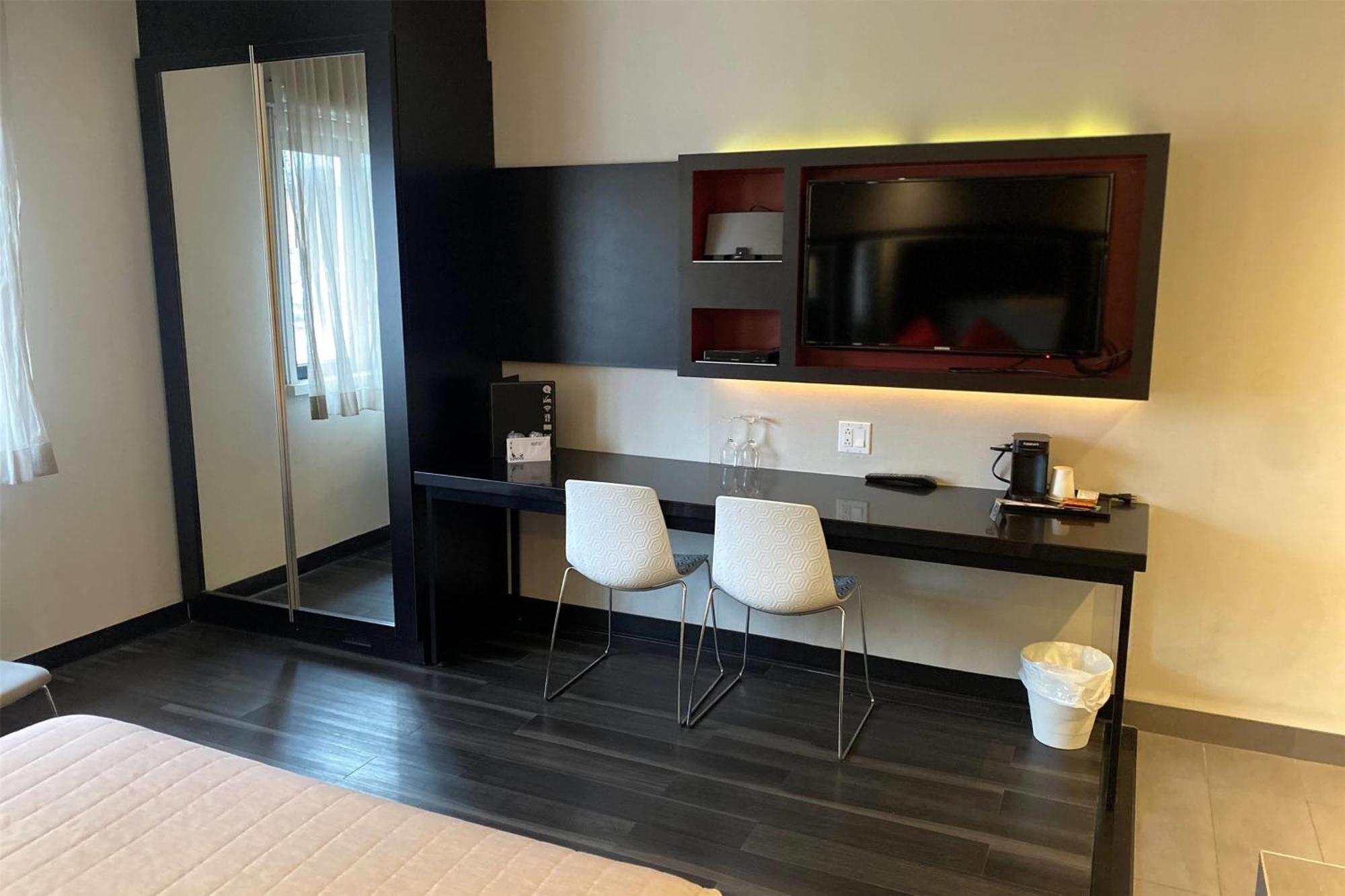 Ramada By Wyndham Laval Otel Dış mekan fotoğraf