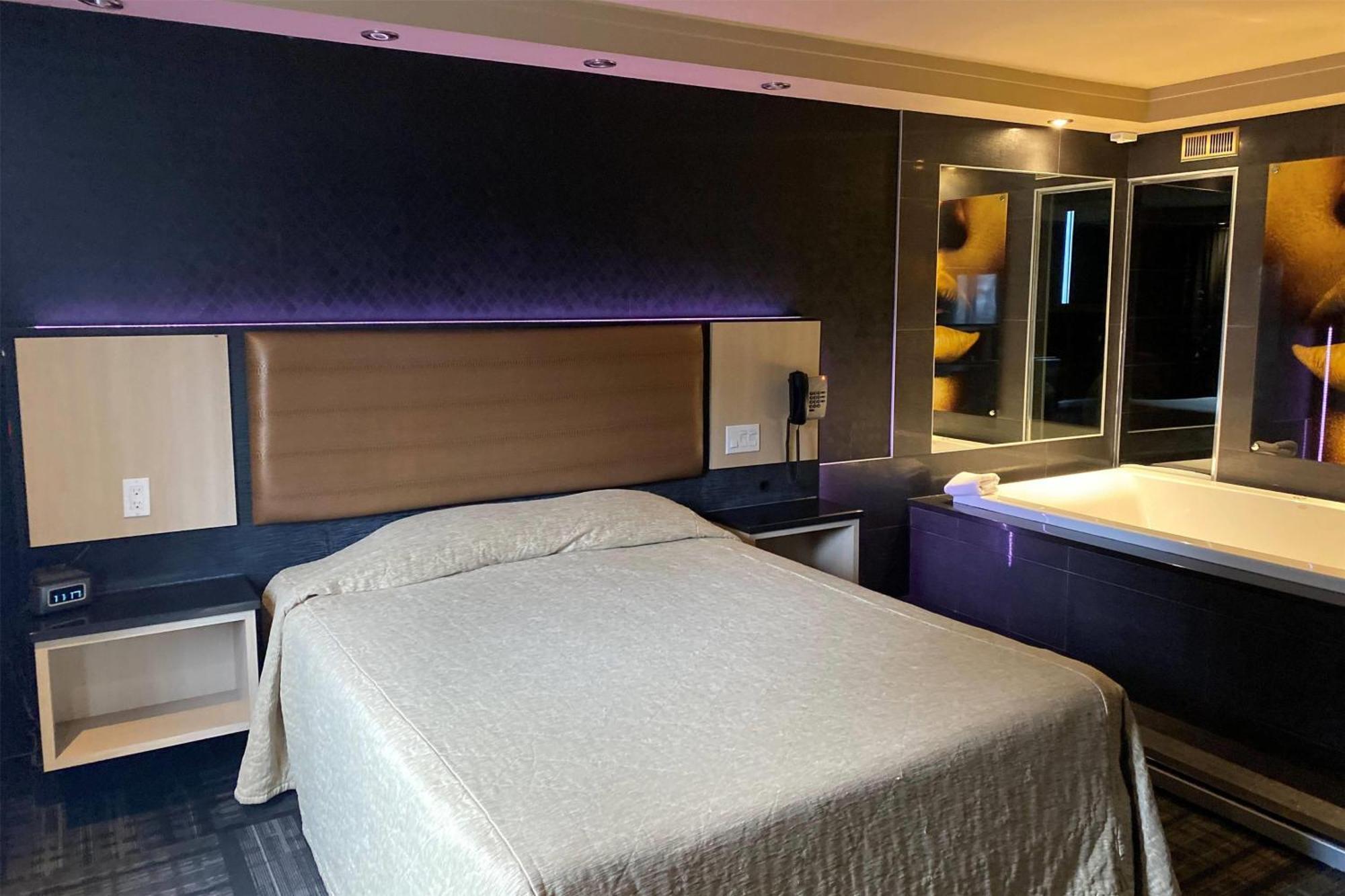 Ramada By Wyndham Laval Otel Dış mekan fotoğraf