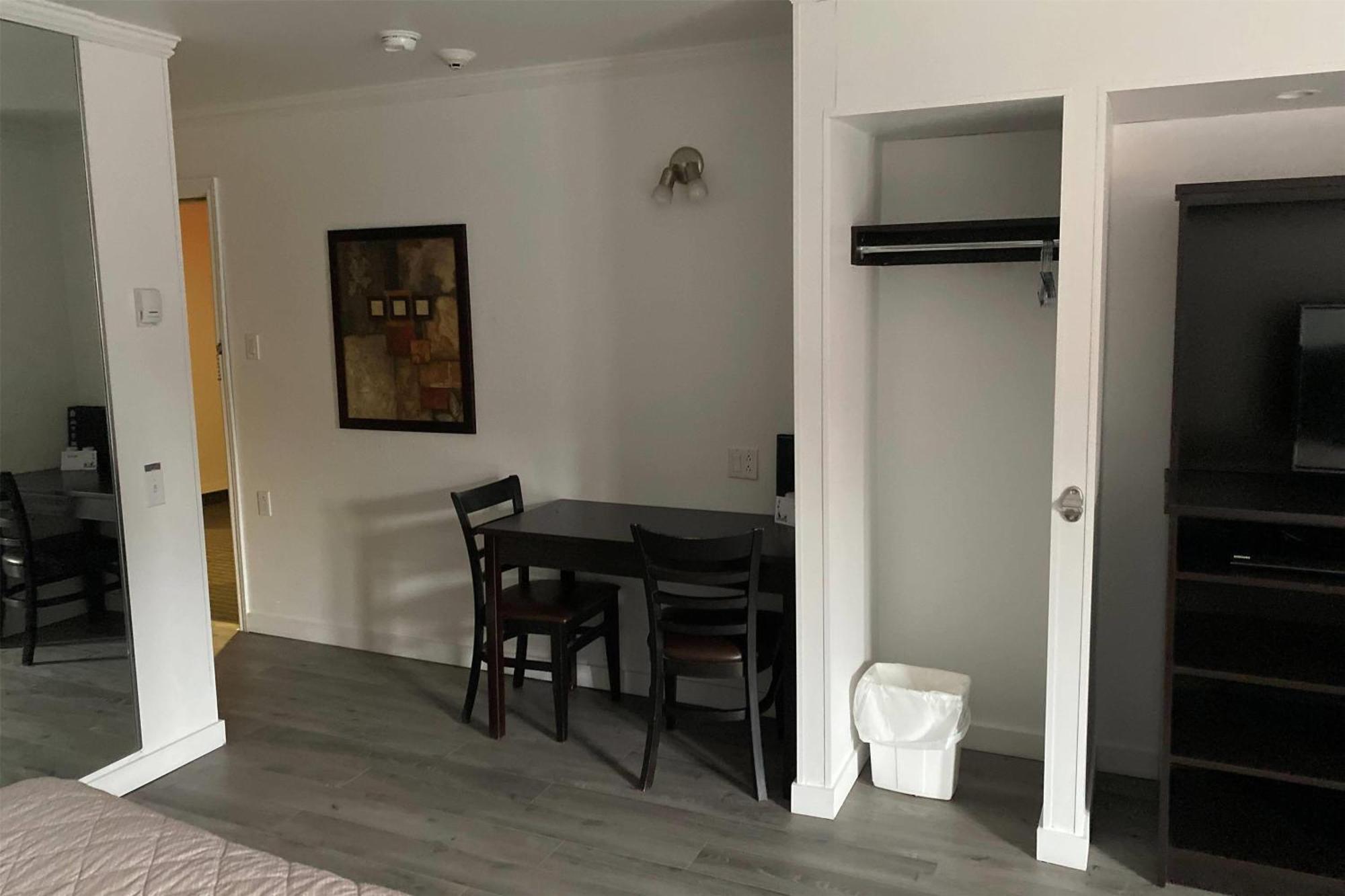 Ramada By Wyndham Laval Otel Dış mekan fotoğraf