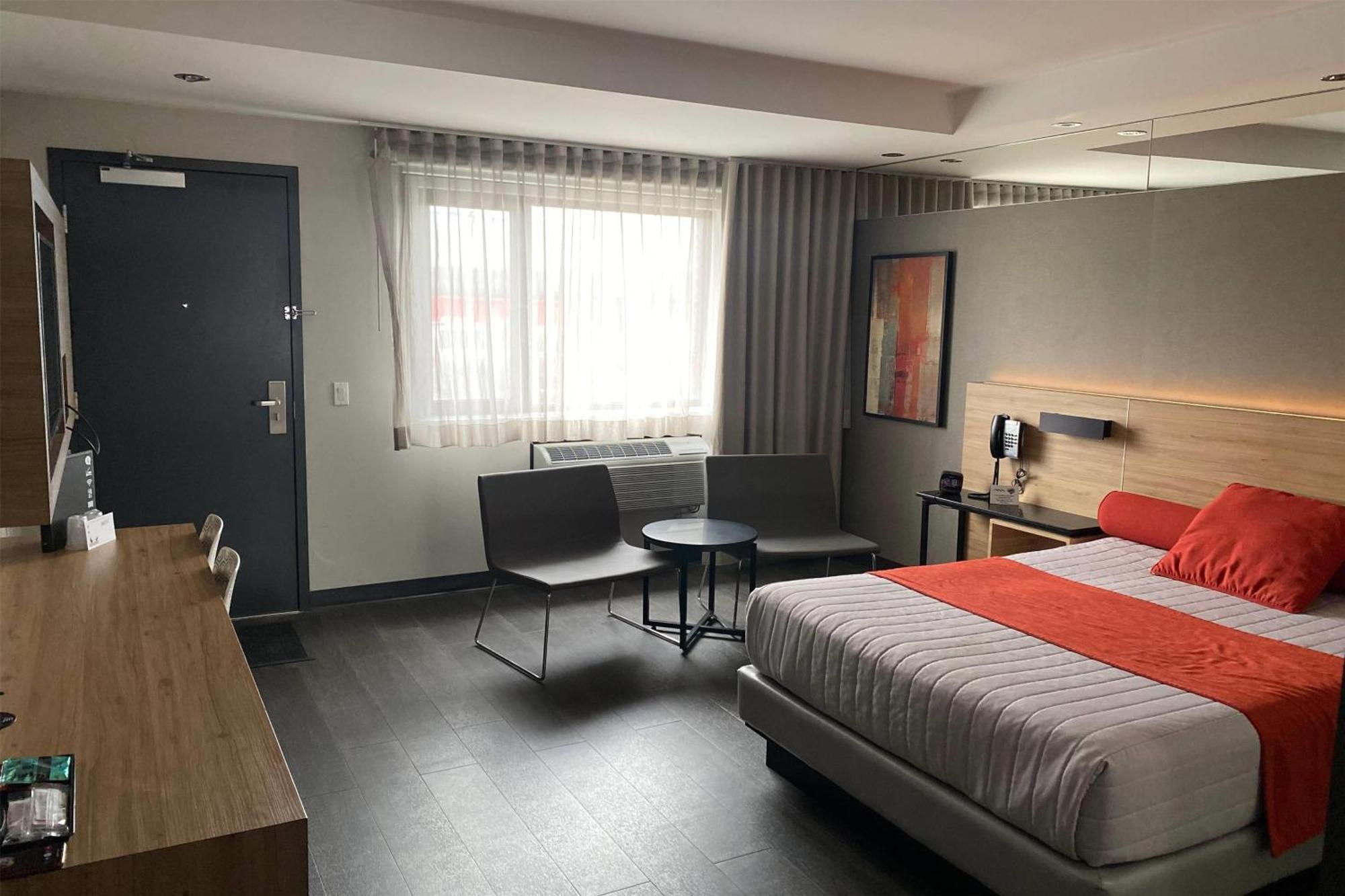 Ramada By Wyndham Laval Otel Dış mekan fotoğraf