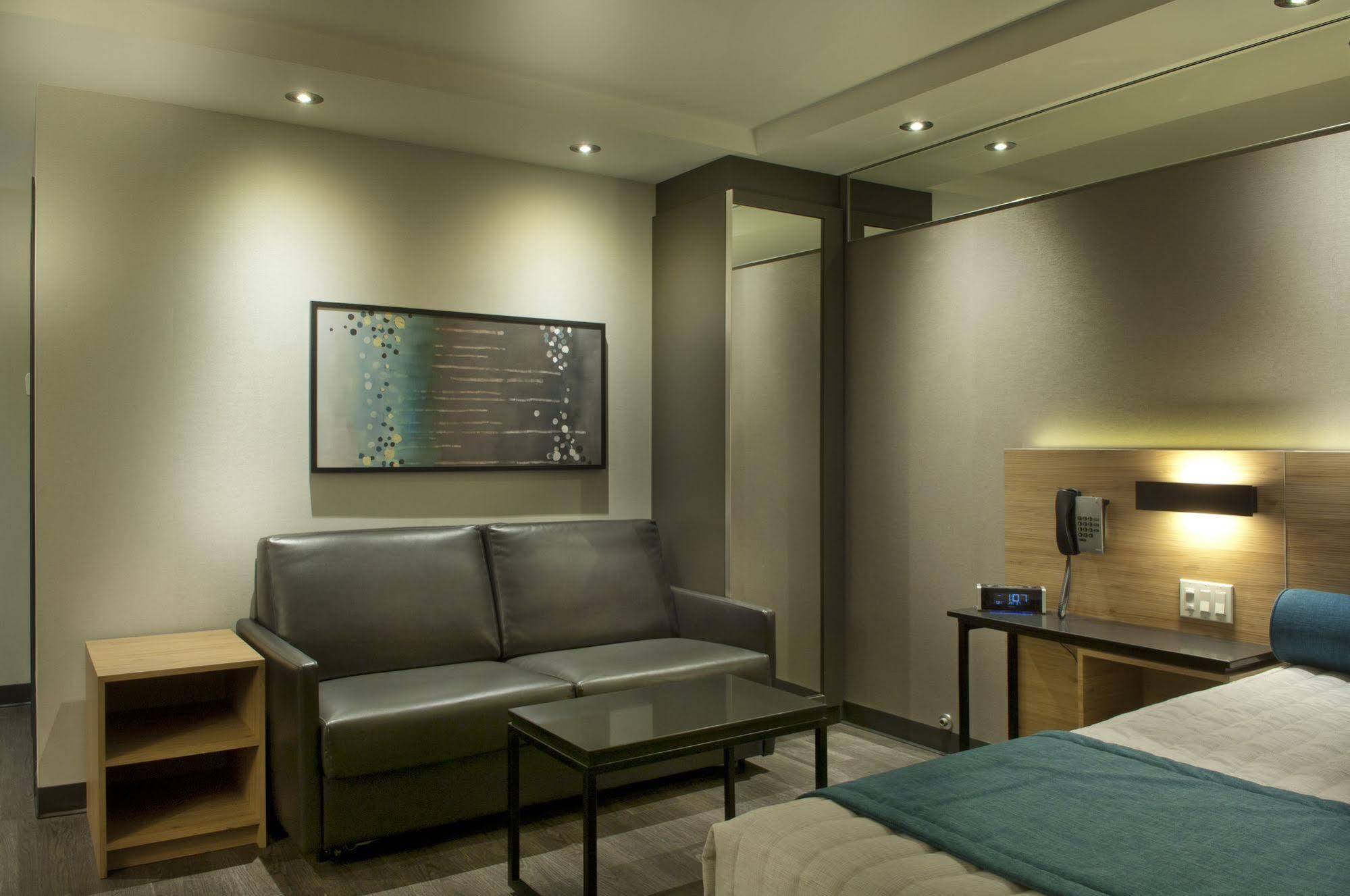 Ramada By Wyndham Laval Otel Dış mekan fotoğraf