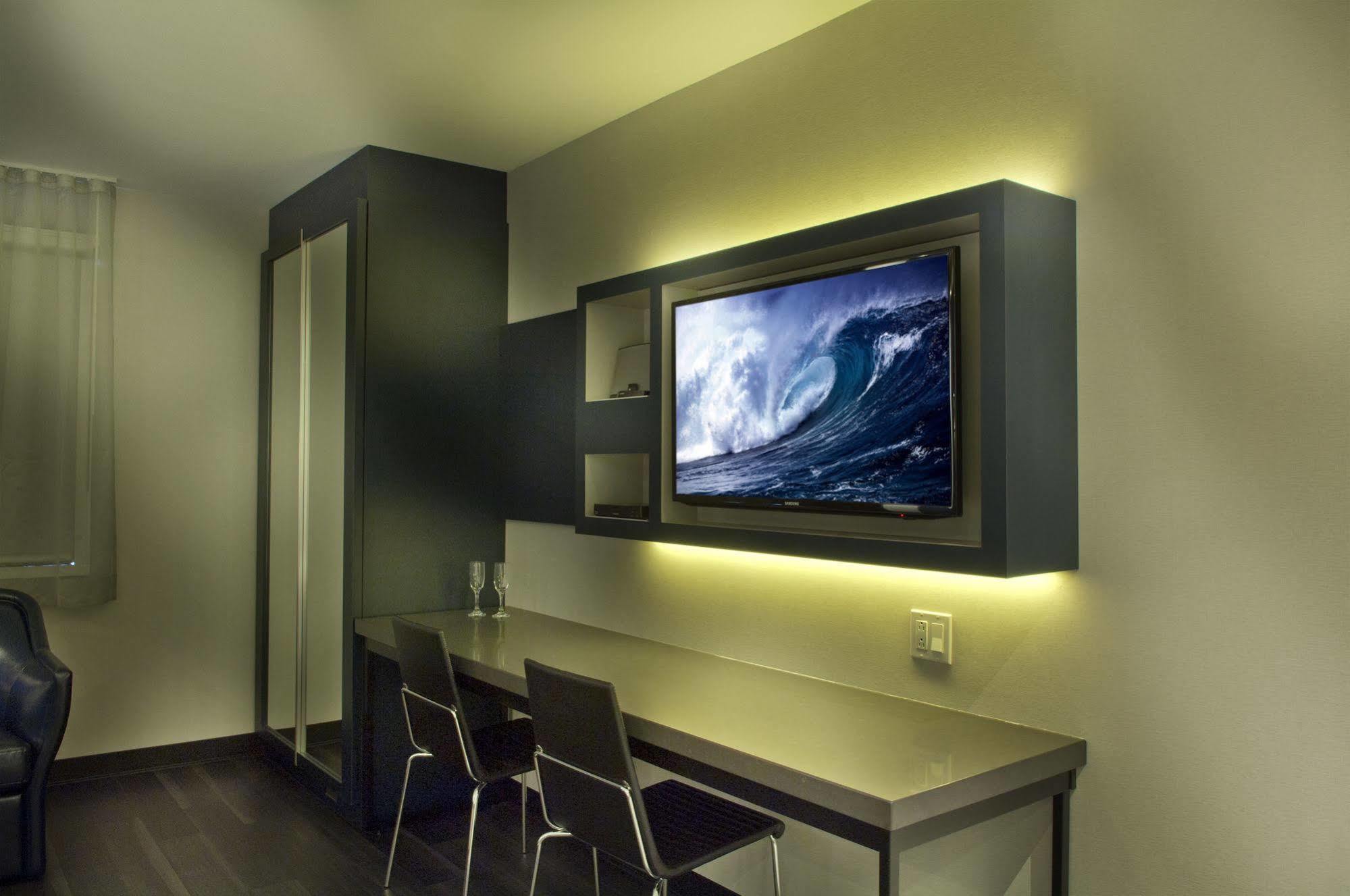 Ramada By Wyndham Laval Otel Dış mekan fotoğraf