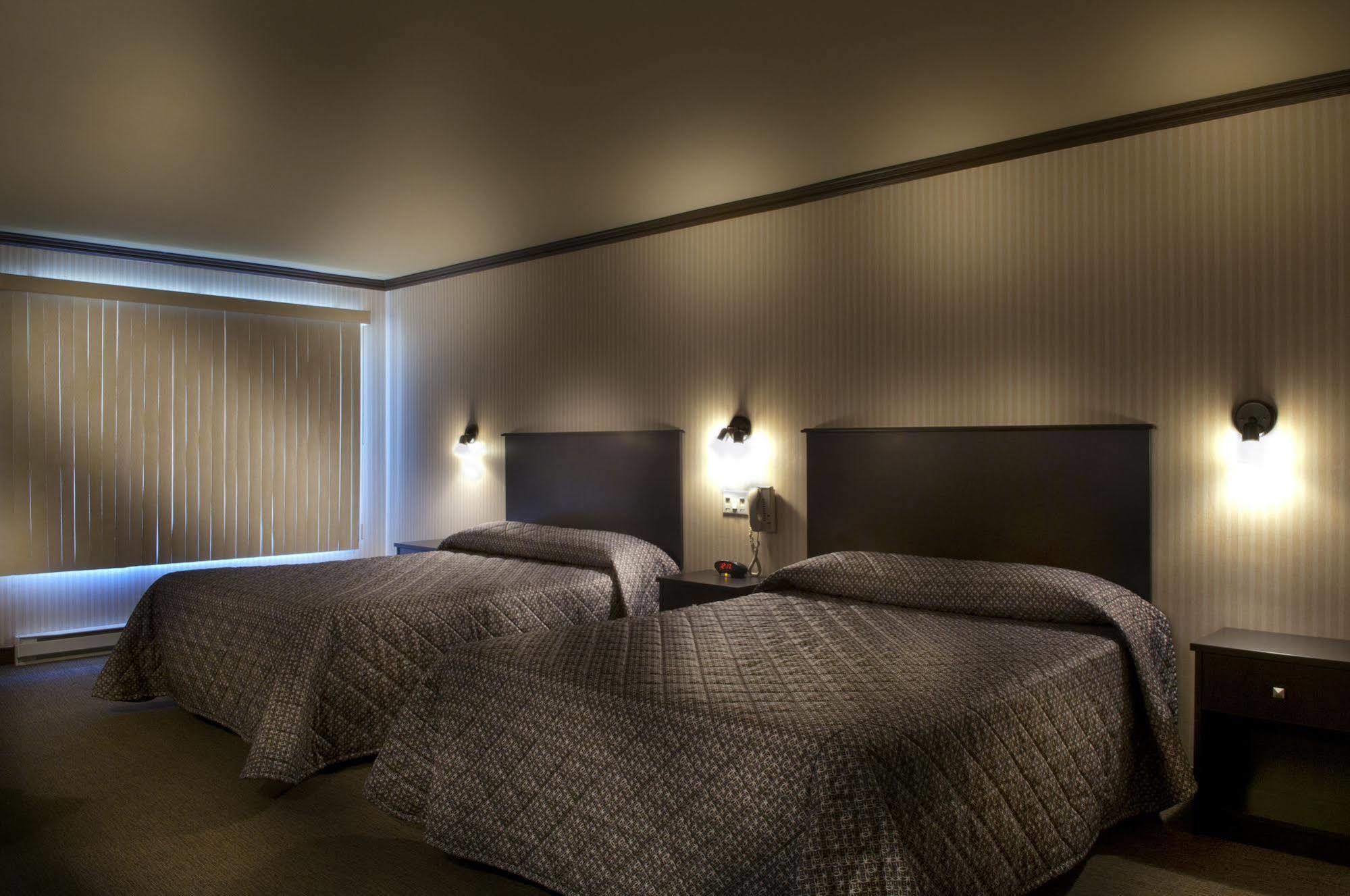 Ramada By Wyndham Laval Otel Dış mekan fotoğraf